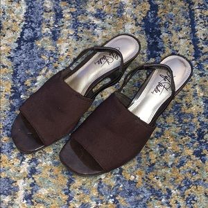 Life Stride Brown Slides